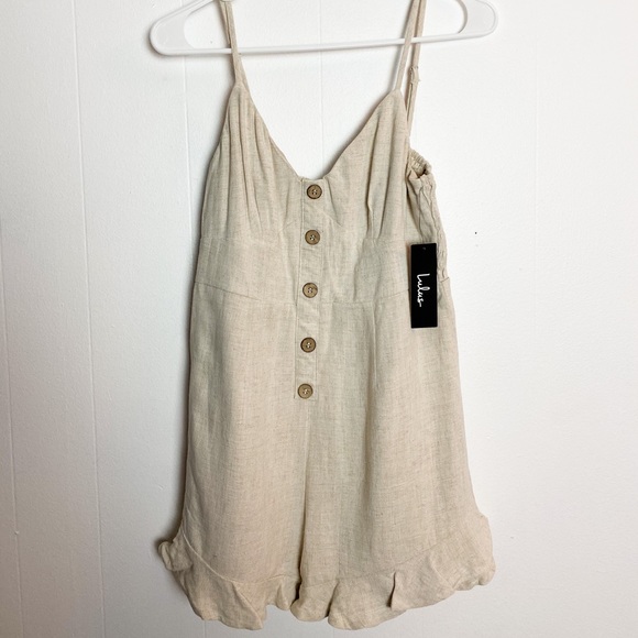 Lulu’s Romper in Sand Small - Picture 3 of 5